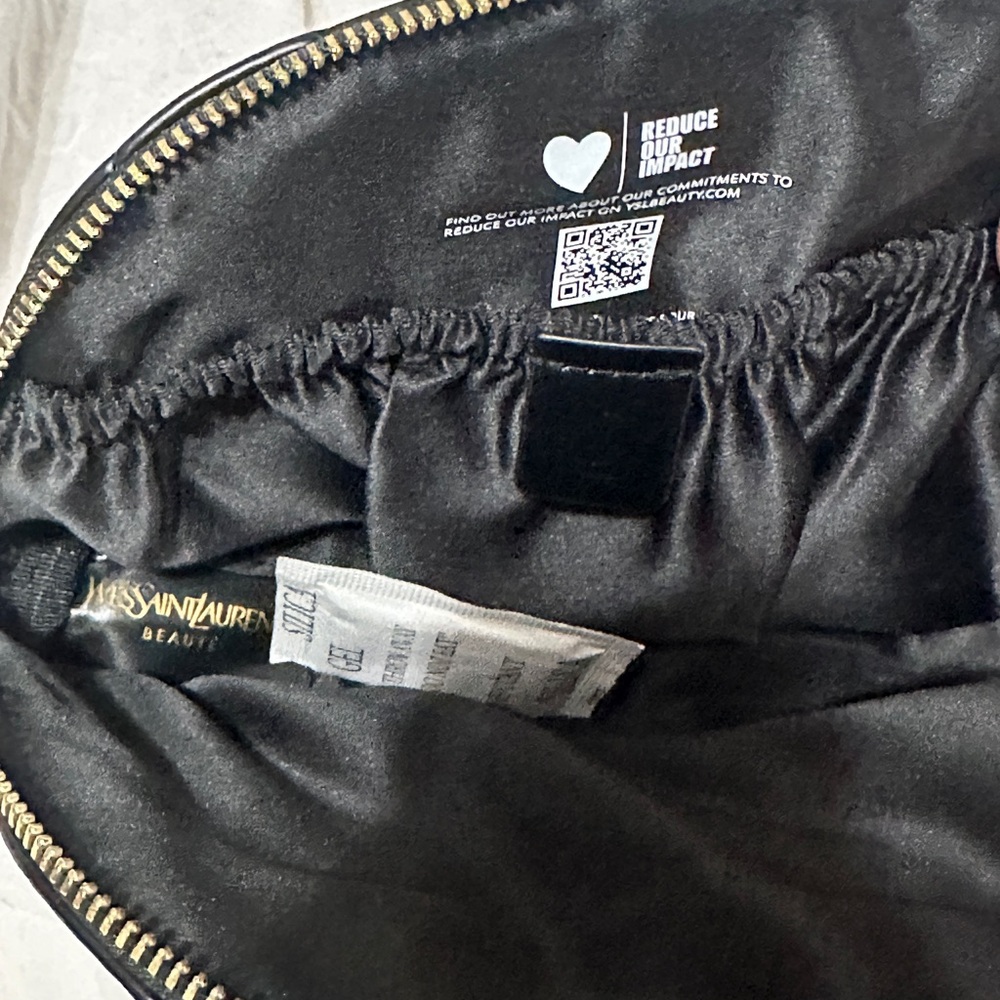 YSL Quilted Beauty Bag- NEW - Picture 4 of 5